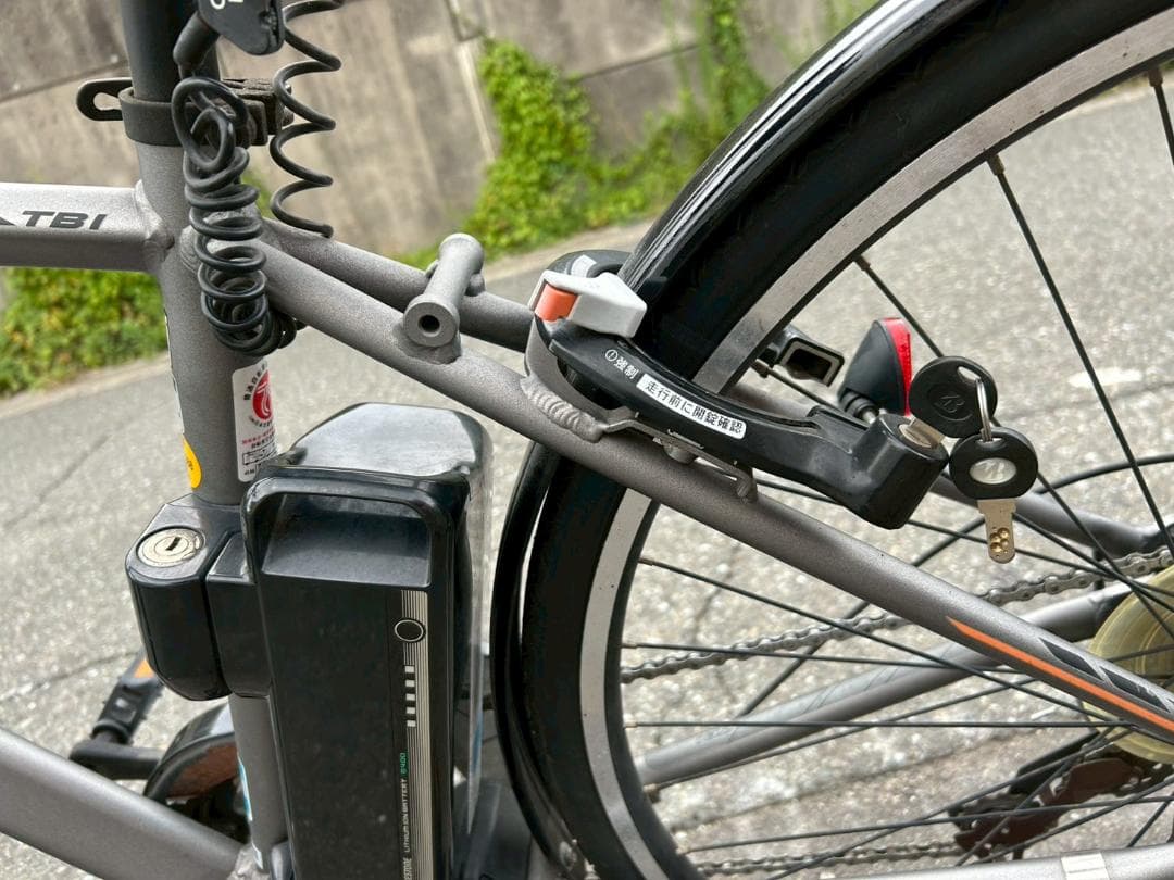 と*ぼ様 即決　楽ちん　ブリジストン 電動アシスト自転車 シルバー　直引き　名古