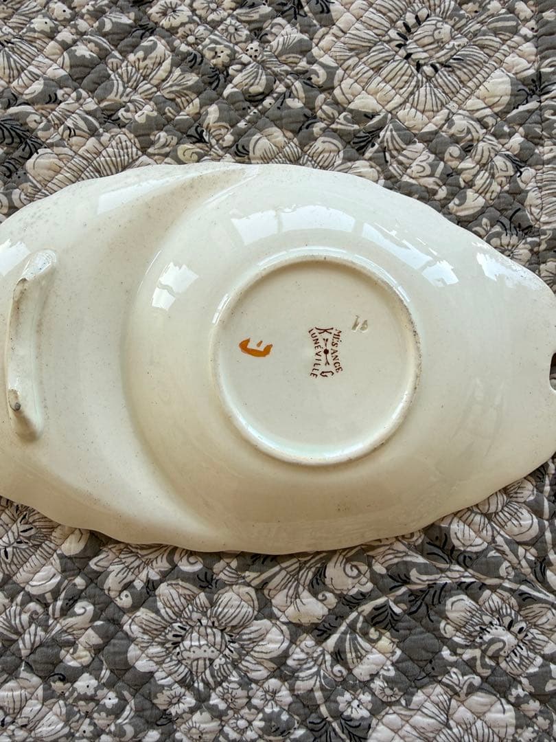 フランスアンティークリュネビィル窯のMesangeソーサーデザートプレート