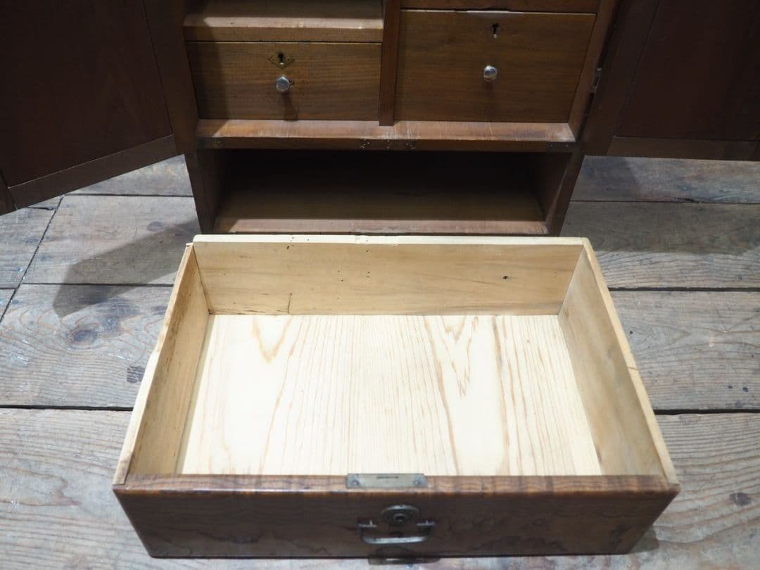 1209 アンティーク　収納棚　飾り棚　箪笥　引き出し　ケース　レトロ　骨董