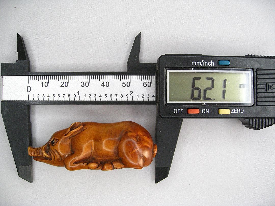 #帝室技芸員 #石川光明 #猪 #根付 #いのしし #イノシシ #木彫 #レトロ