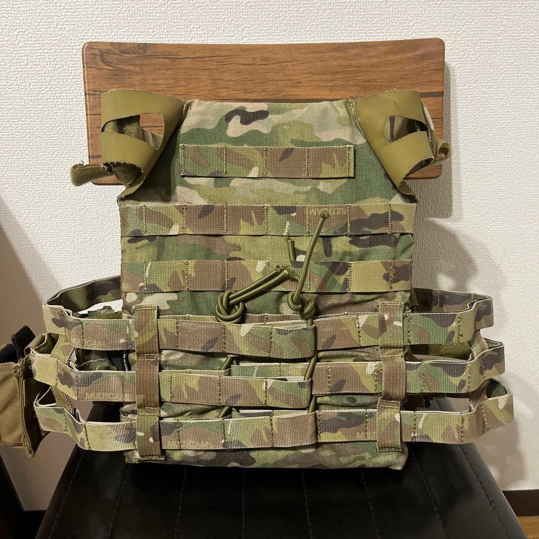 プレートキャリア　マルチカム　サバゲー装備