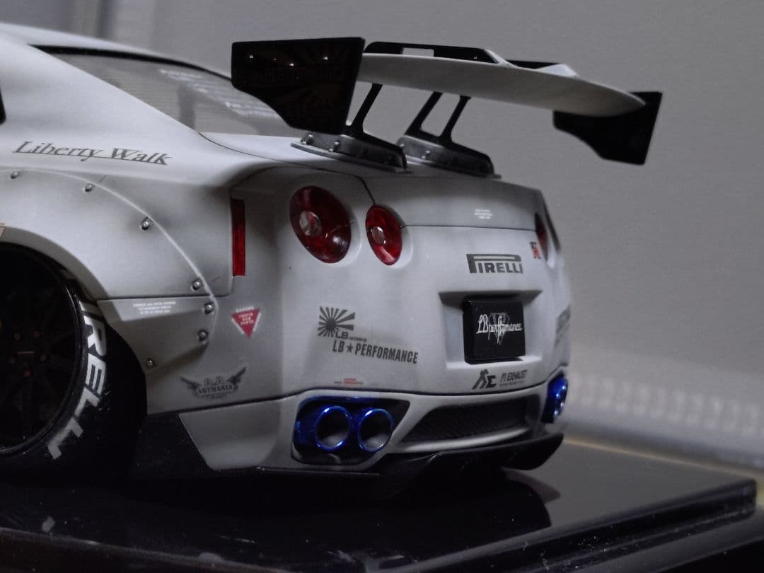1/24 プラモデル完成品 R35 GT-R リバティーウォーク 戦闘機カラー