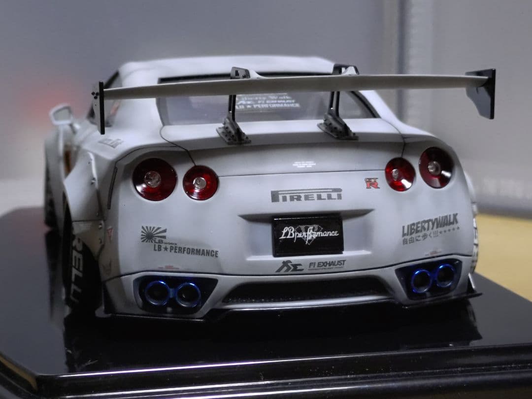 1/24 プラモデル完成品 R35 GT-R リバティーウォーク 戦闘機カラー