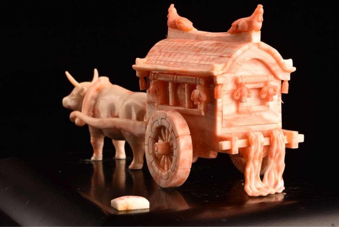 本珊瑚　珊瑚置物　珊瑚彫刻　宝石珊瑚　コ－ラル　牛引き御所車珊瑚宝飾作家山上卓山