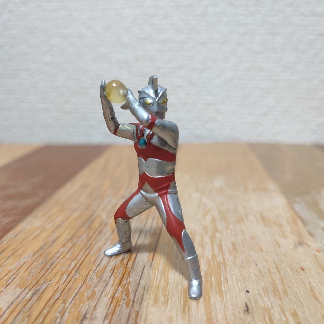 ウルトラ怪獣戯画　銀河に散った5つの星　フィギュア　食玩　バンダイ　ジオラマ