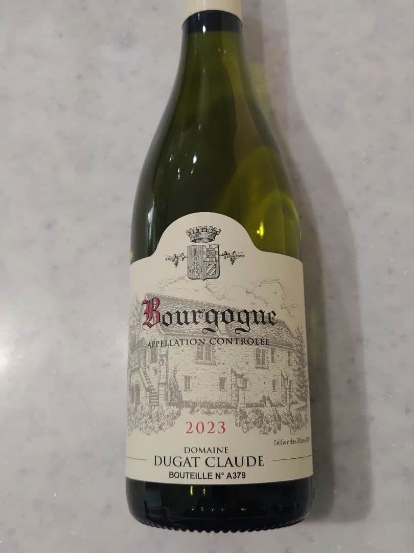 2023年産のブルゴーニュ白ワイン、Domaine Dugat Claude製。