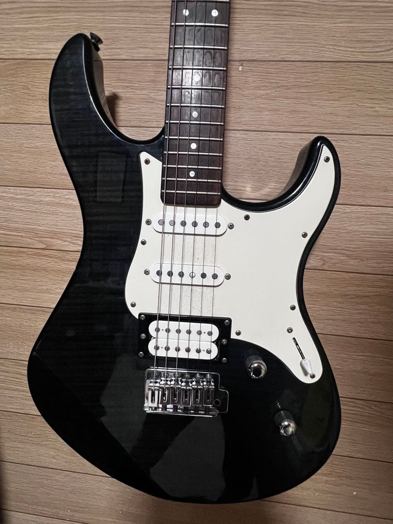 YAMAHA PACIFICA 212VFM ヤマハのパシフィカ、弾きやすいです