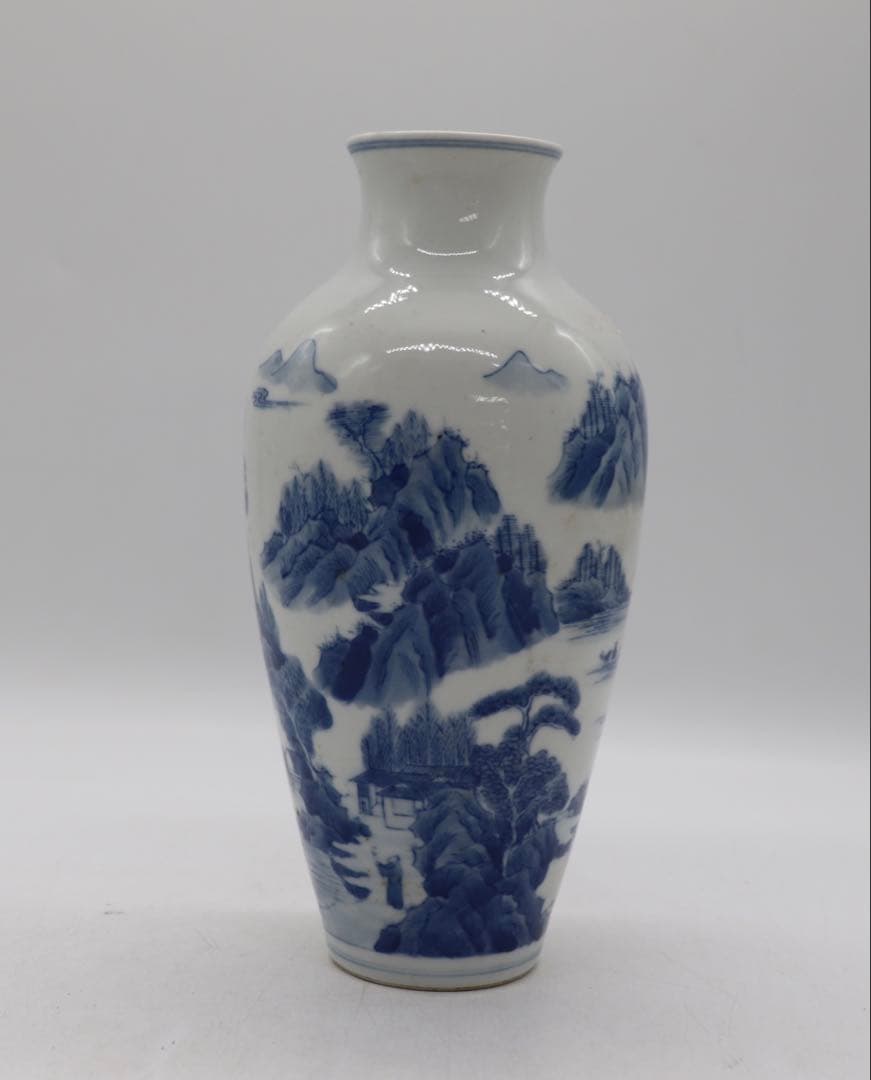中国　染付　山水人物紋瓶　大清康熙年製銘　送料込み250814