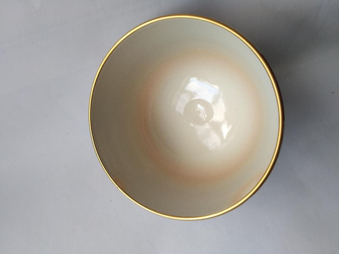 京焼 加藤松香 菊桐絵 茶碗 茶道具 共箱 新品 未使用 保管品 です。