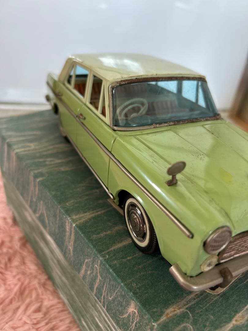 希少　いすゞ　ベレル　ブリキ　車