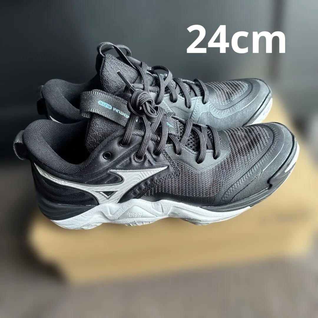 MIZUNO バレーボールシューズ　モーメンタルエリート　24cm
