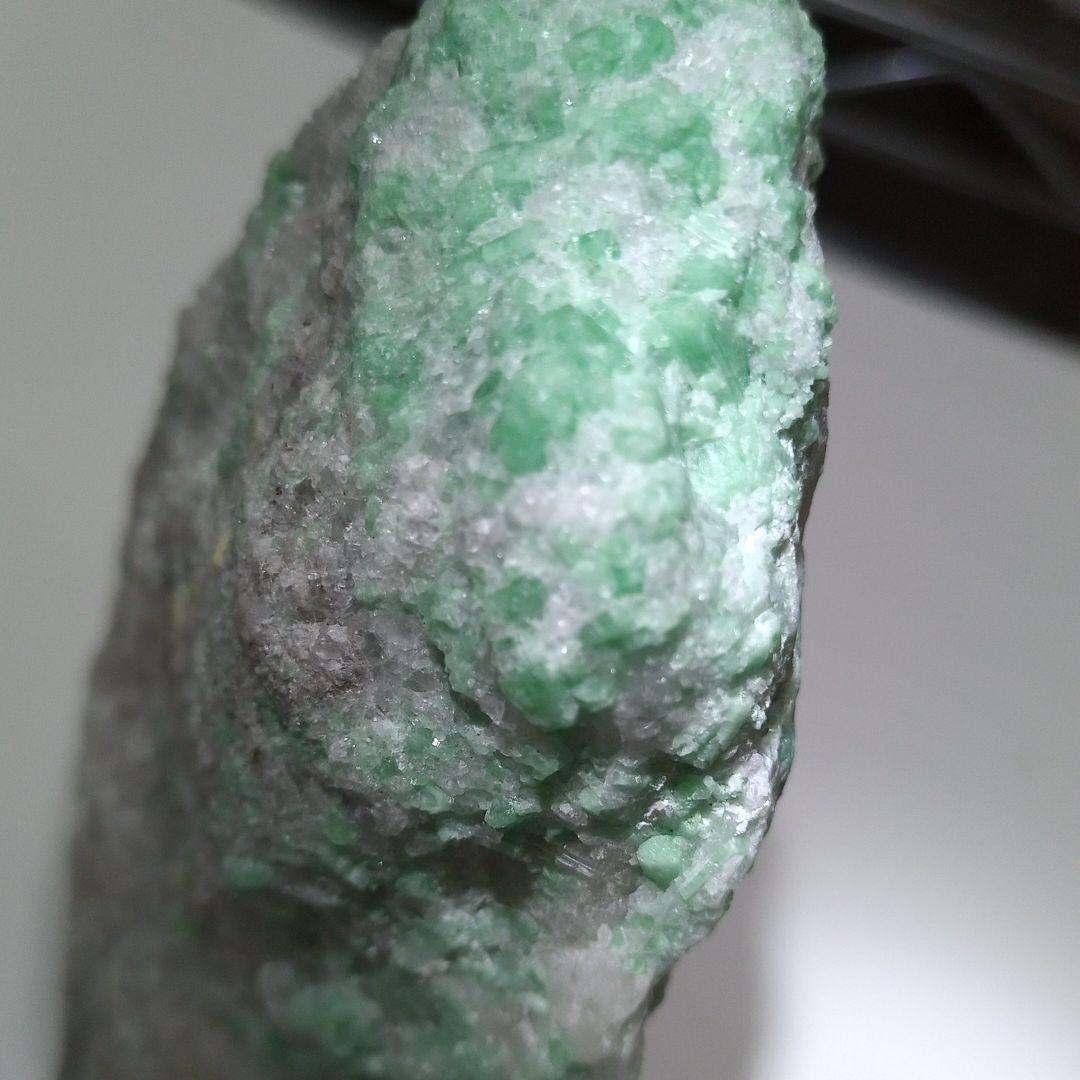 今だけエメラルド原石✨ずっしり470g　11 x 7.5cm　鉱物 標本サンプル