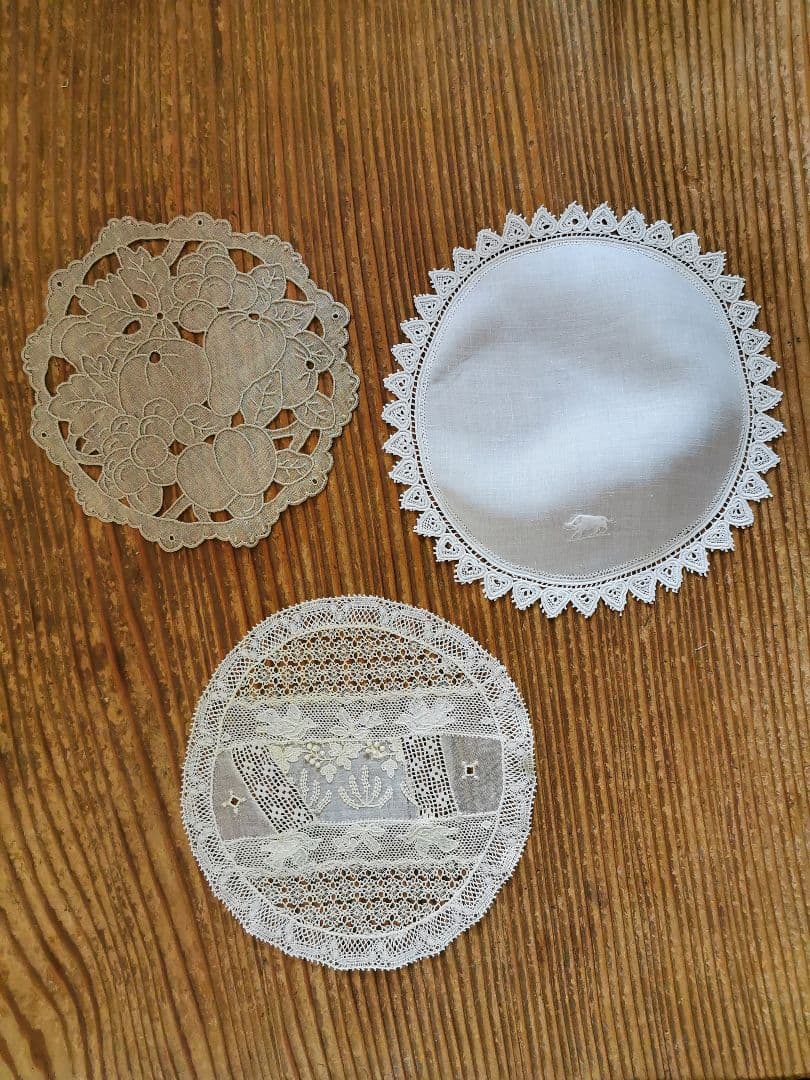 アンティーク 花咲く野を飛ぶバード アランソンレース ✜ 糸花刺繍✾ドイリー