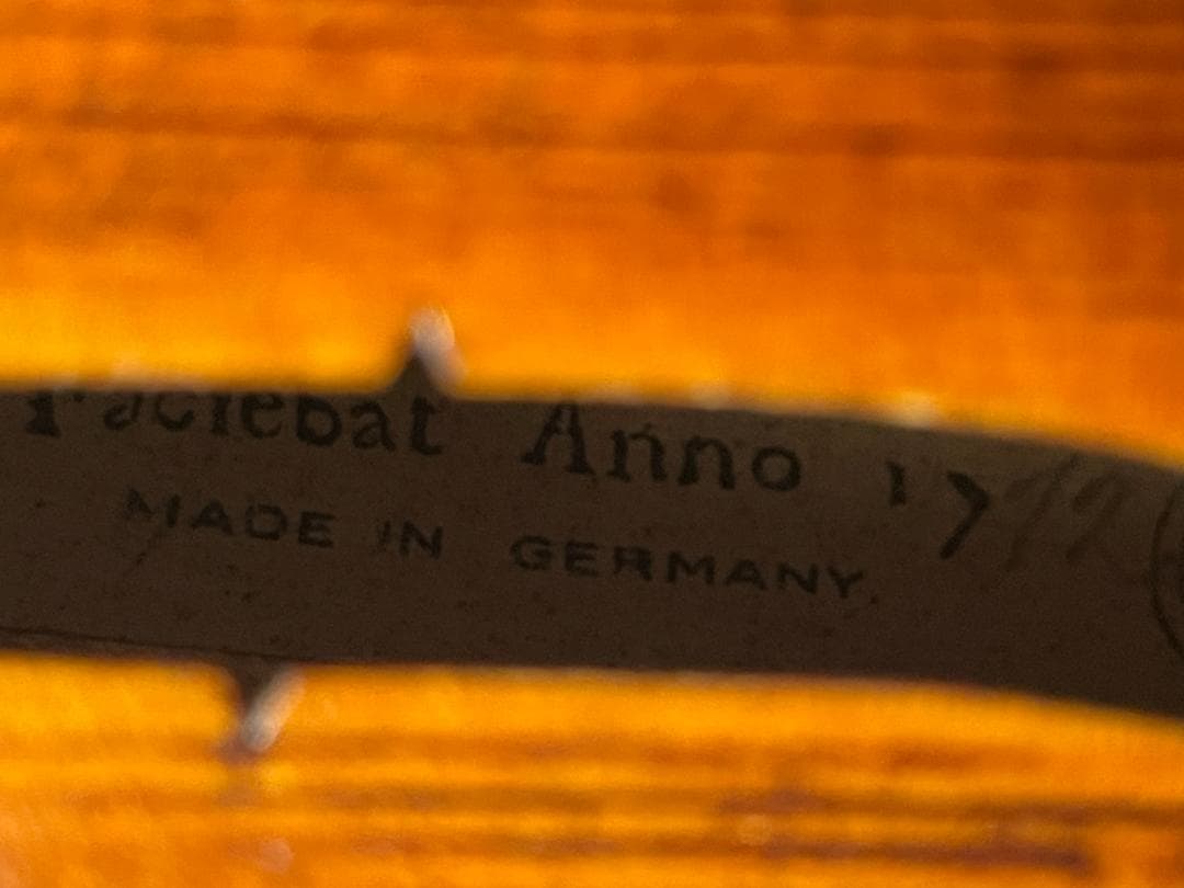 ドイツ製 バイオリン 美しいワンピースバック ４／４サイズ 駒調整済み