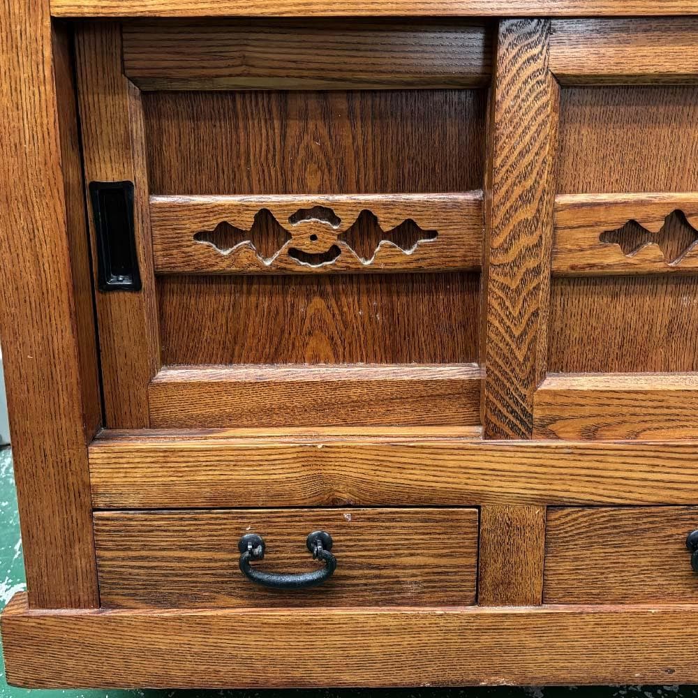 お買い得！ 高級家具 オーク(ナラ)無垢材 飾り棚 茶箪笥 レトロ 小振り