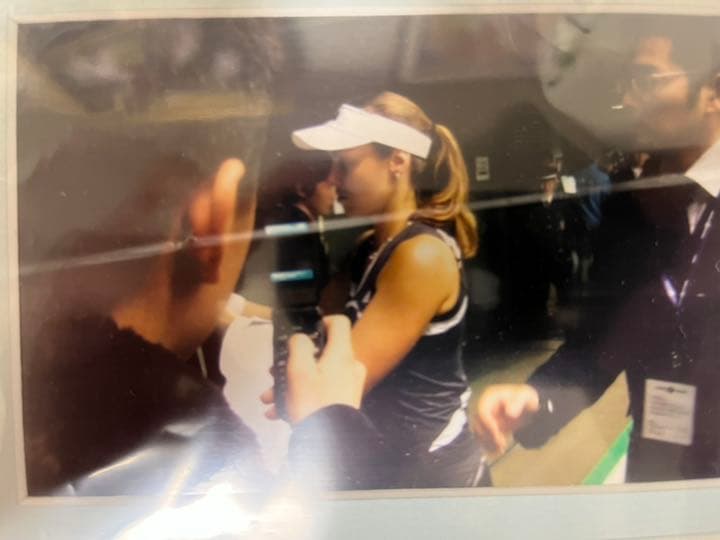 マルチナヒンギス　直筆サイン入り色紙額縁入り