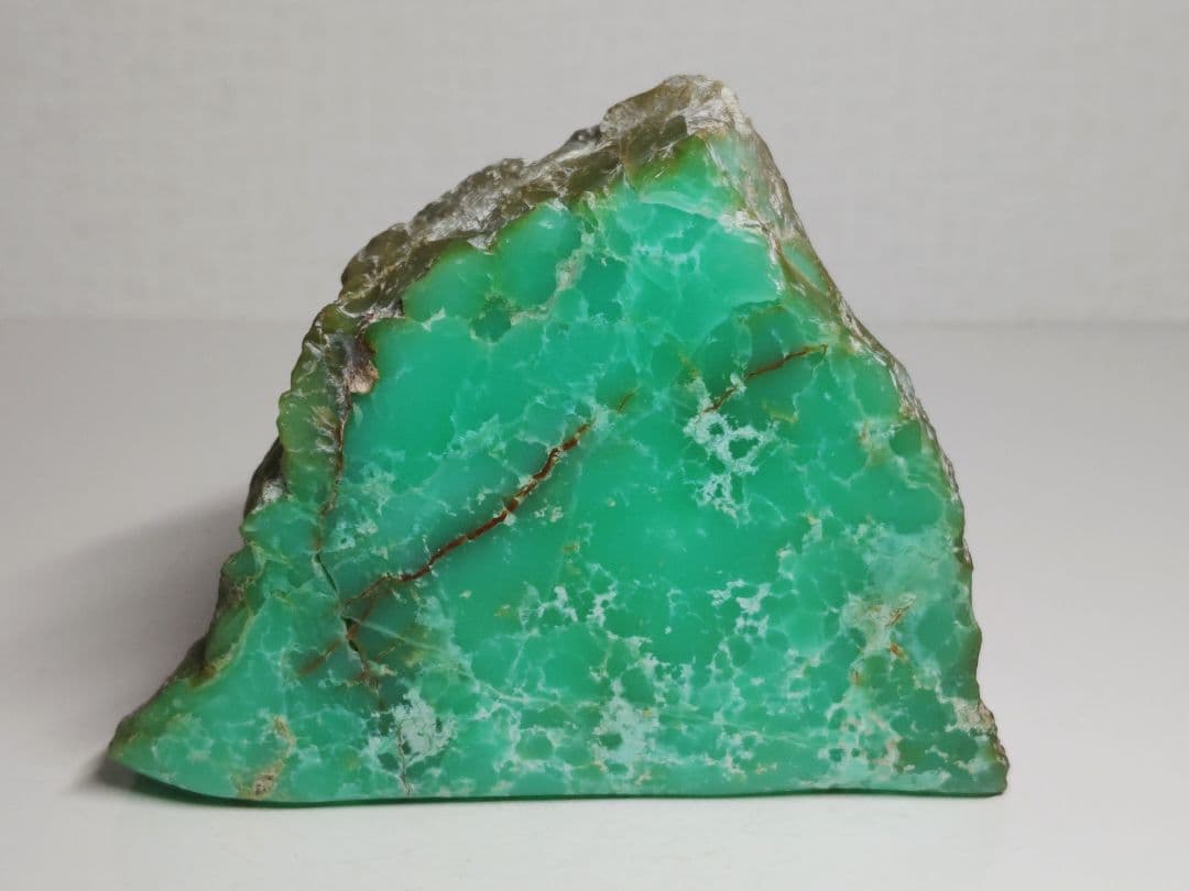 クリソプレーズ 817g ヒスイ 翡翠 瑪瑙 原石 鑑賞石 自然石 誕生石 鉱物