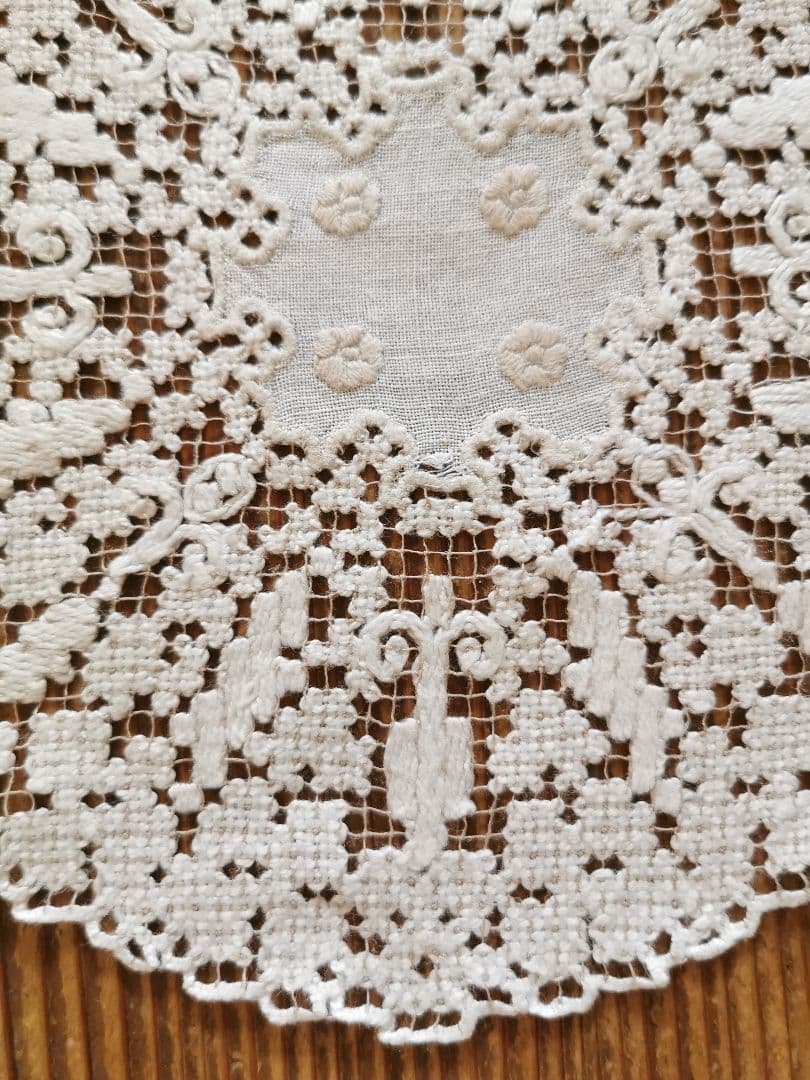 アンティークイタリア ノッテドメッシュ 男女の輪 ニードルワーク リネンドイリー