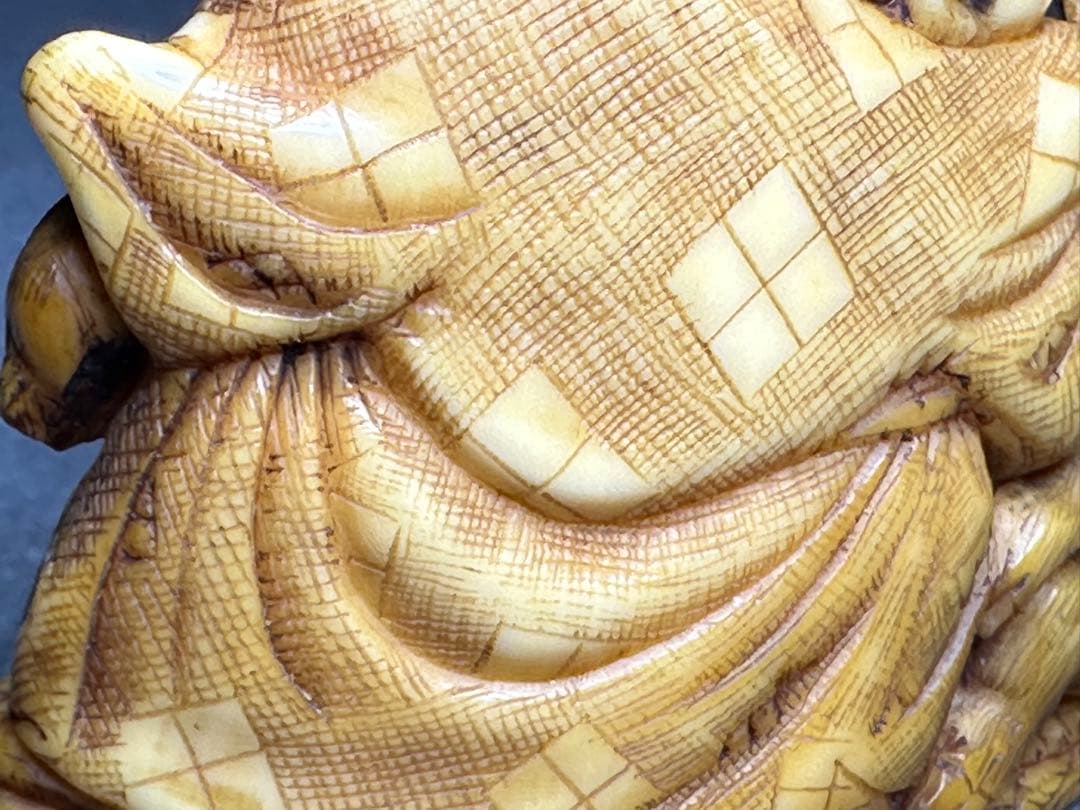 極上　根付　天然素材　アンティーク　和彫　置物　骨董　飾り物　古美術品細密細工