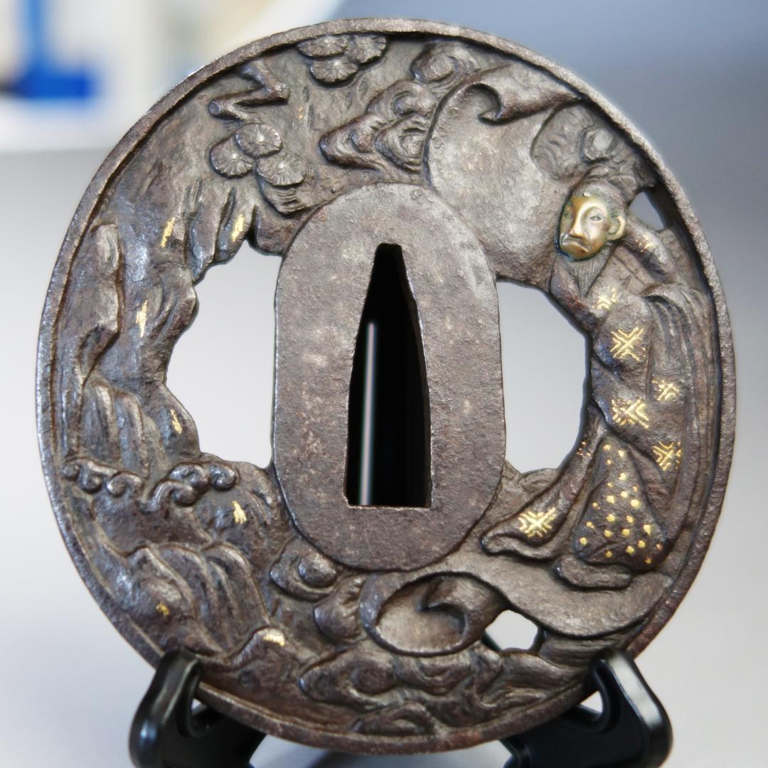 【岩窟賢人巻物図鍔 銅象嵌】 鍔 鐔 鉄地 刀装具 日本刀 武具 江戸 骨董