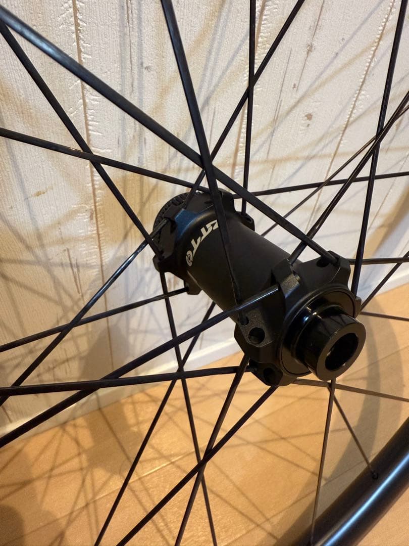 メカニコ製カーボンディスクホイール35mm 前後1302g CX-RAY