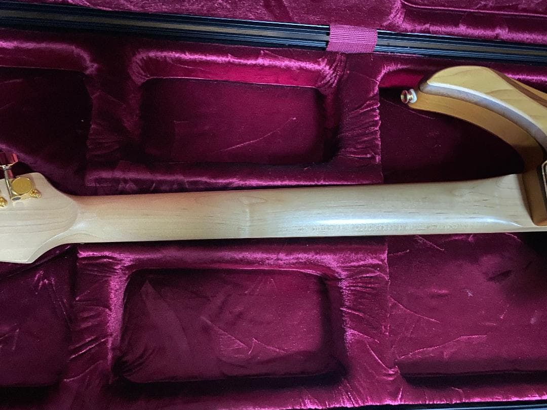 Varita Walnut Beans ケースは別のソフトケースになります。