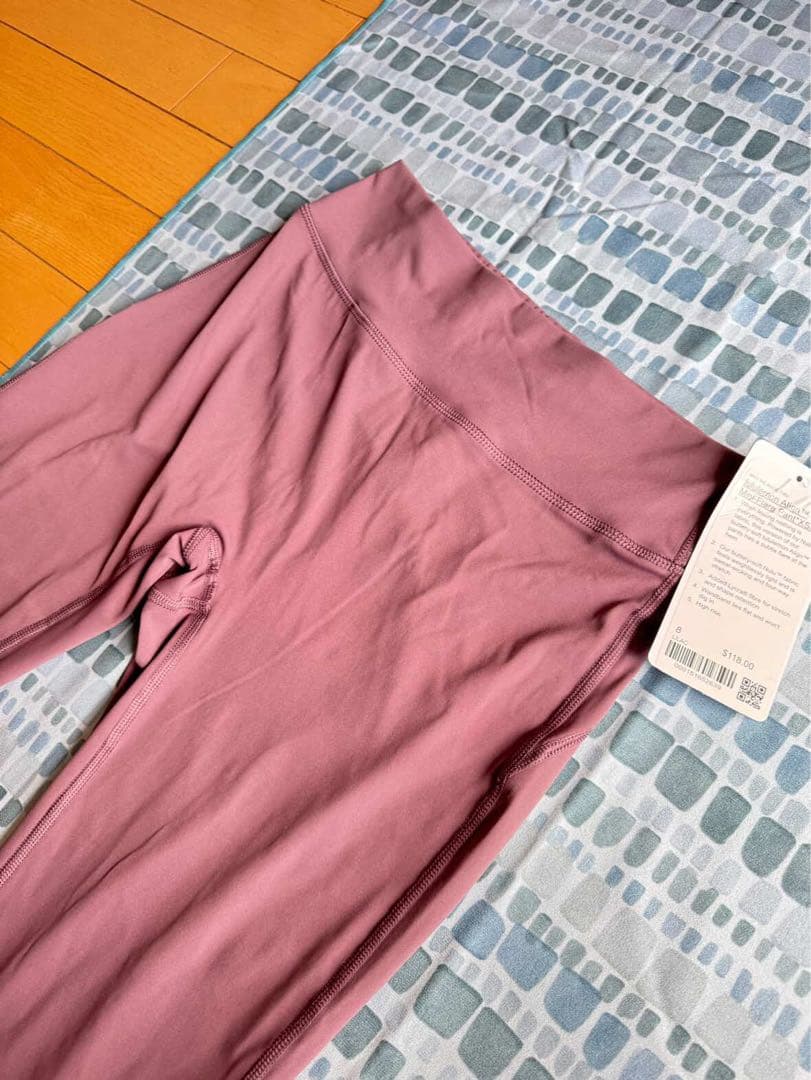 ルルレモン Align 脚が綺麗に見えるフレアレギンス サイズ8 新品タグ付き