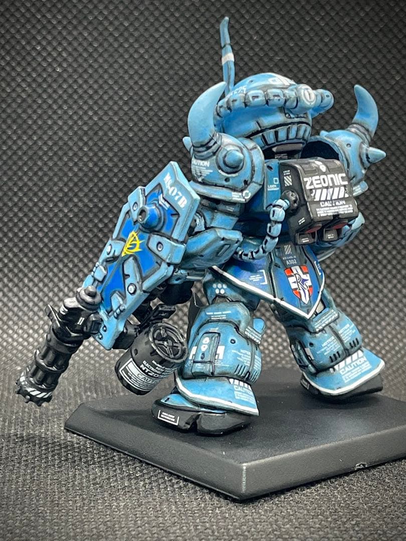 【送料無料】ガンダムコンバージ グフカスタム ガトリングシールドVerリペイント