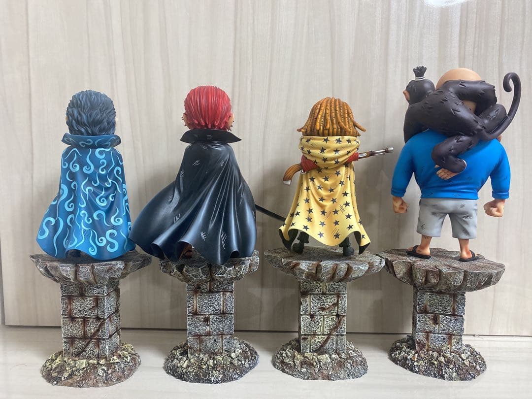 海外製 ワンピース 赤髪海賊団 フィギュア 9点セット