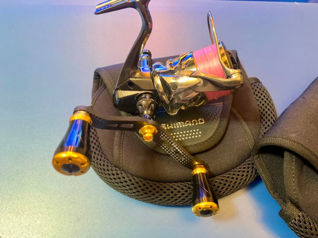シマノ 20ツインパワー　2500SHG 美品　カスタム　おまけ、ケースに2つ
