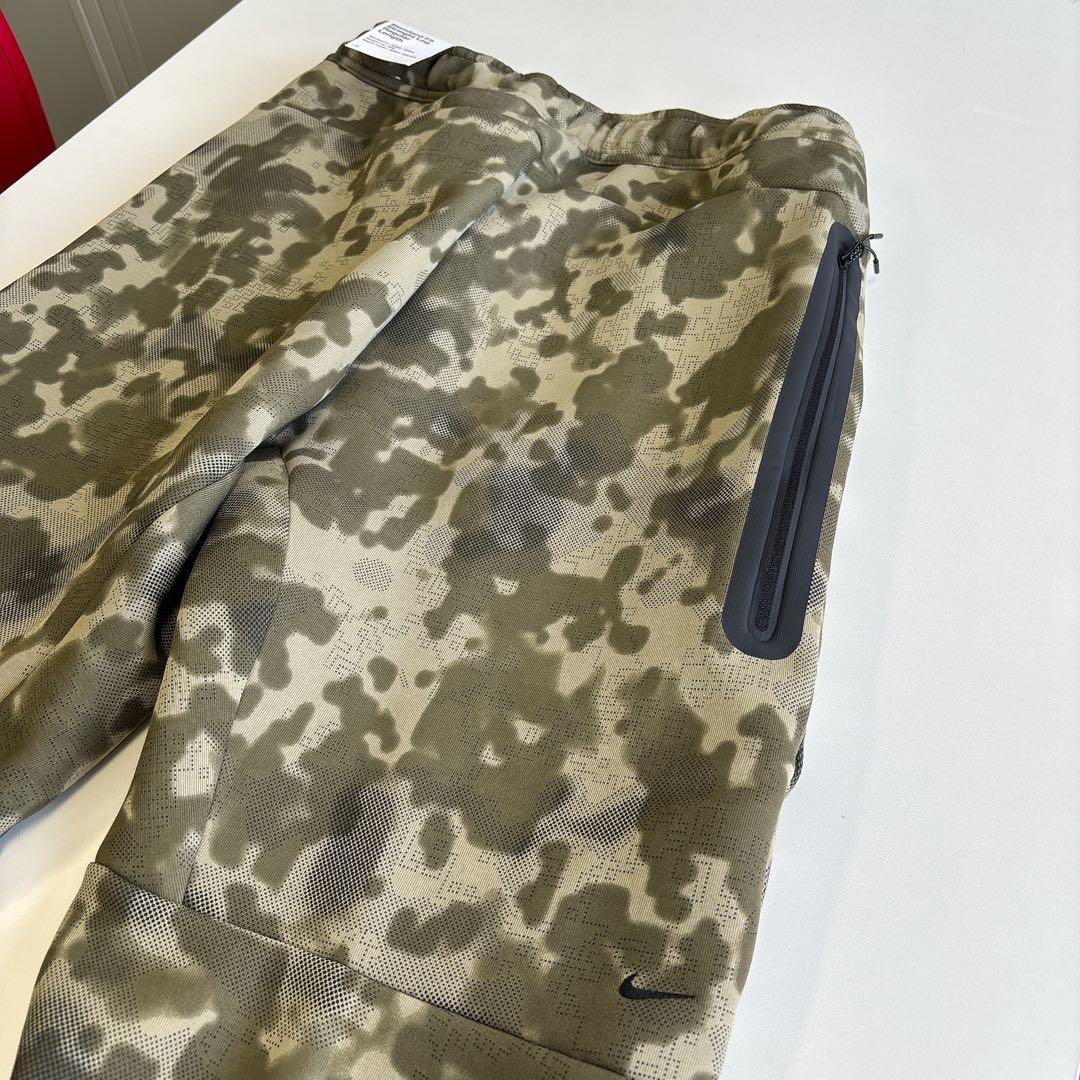【新品】ナイキ テック メンズ オープンヘム フリース カモ パンツ L