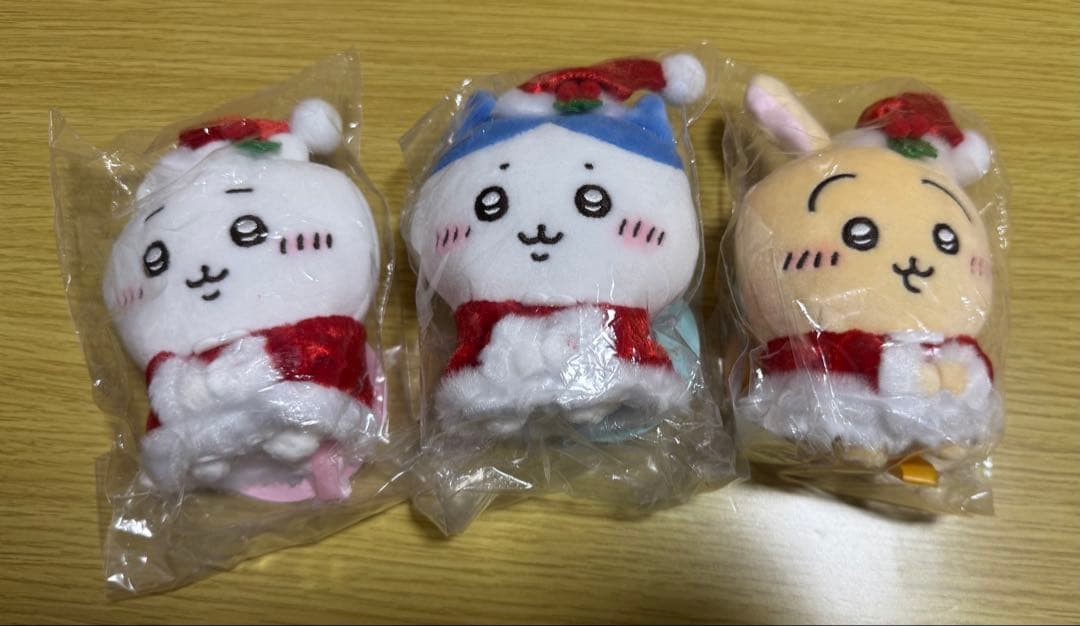 ちいかわ サンタさんだ！ 持ちますマスコット 3種セット