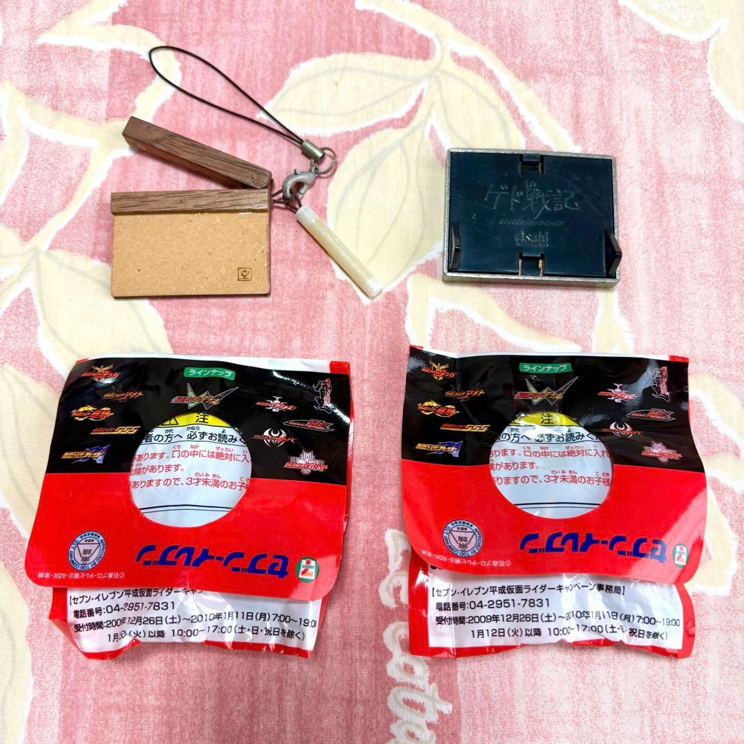 4点【平成仮面ライダー】【ジブリ額縁ミニミニ写真立て】【黒板カチンコストラップ】