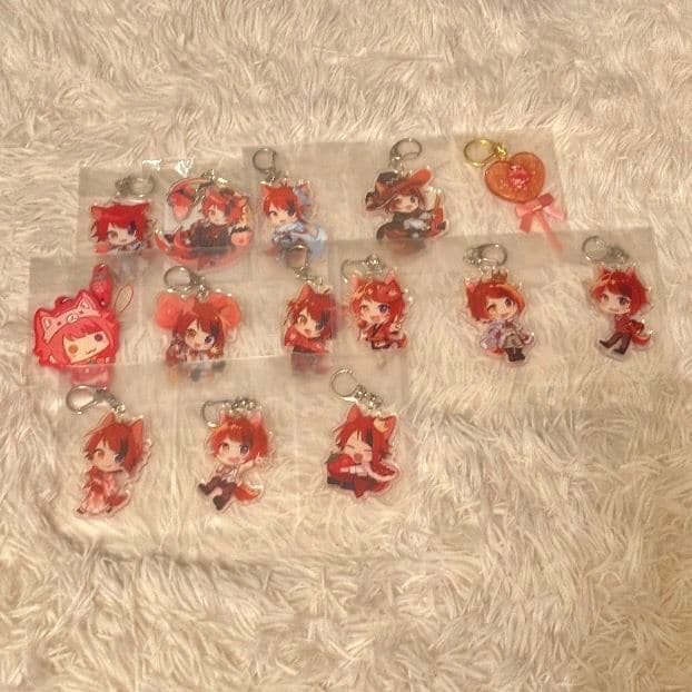 すとぷり　莉犬　アクスタ　アクキー　トレカ　うちわ