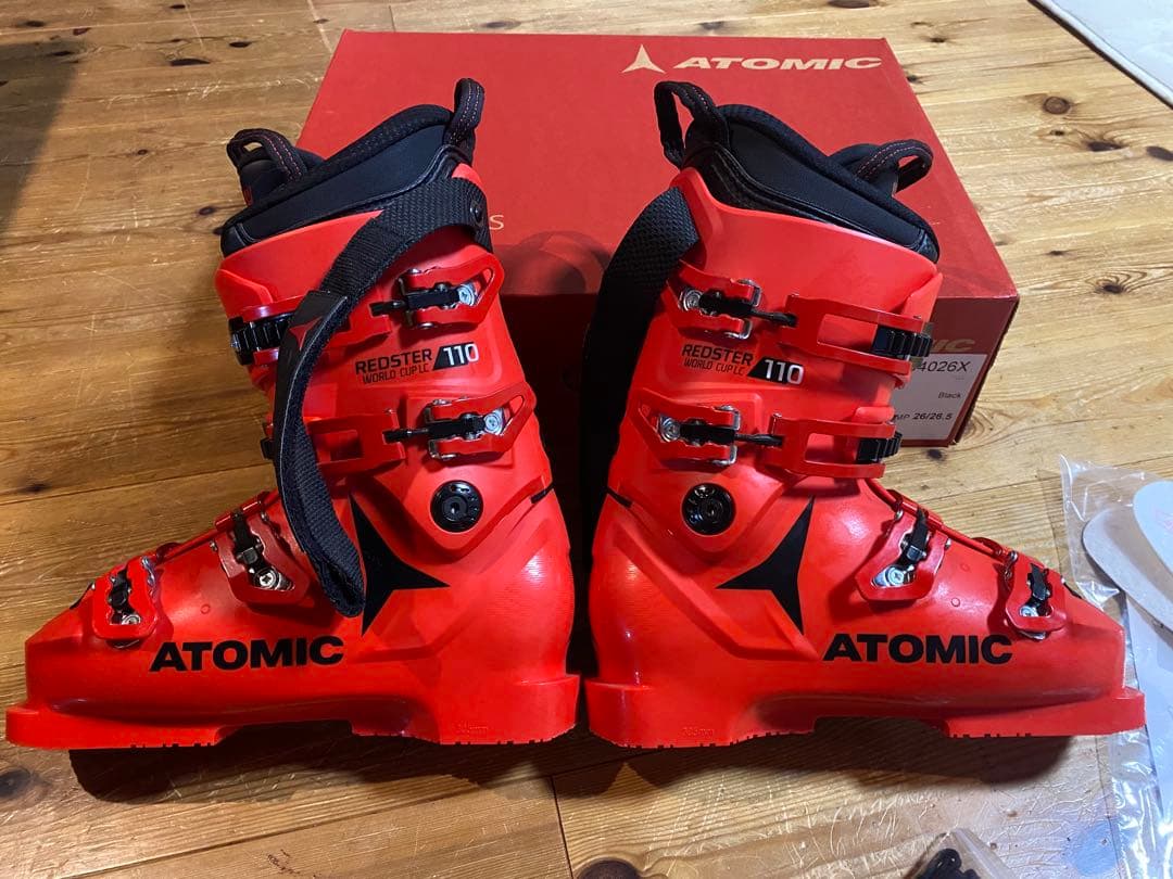 ATOMIC REDSTER 110 男性用スキーブーツ