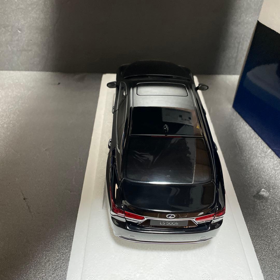 オートアート1/18 レクサスLS500h