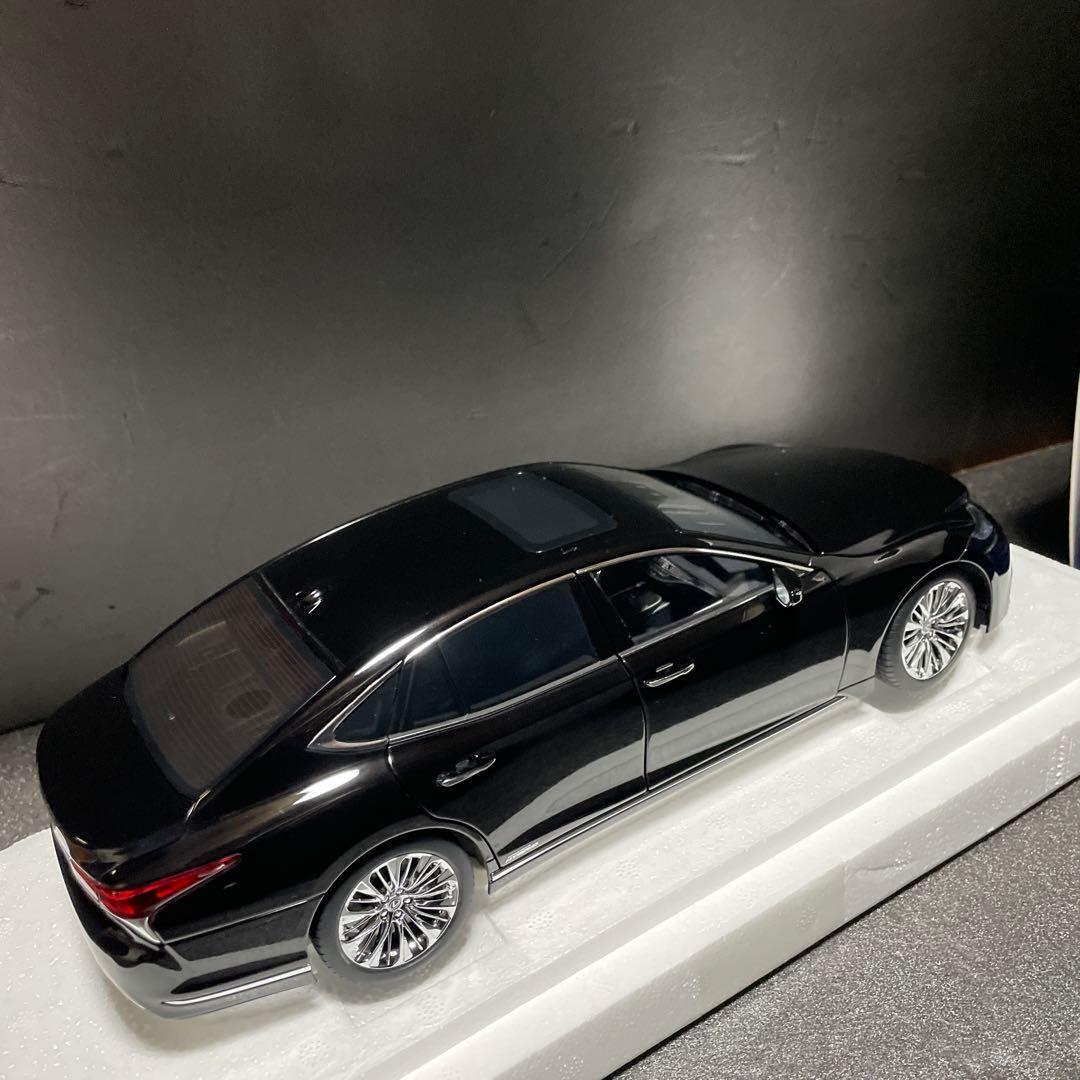 オートアート1/18 レクサスLS500h