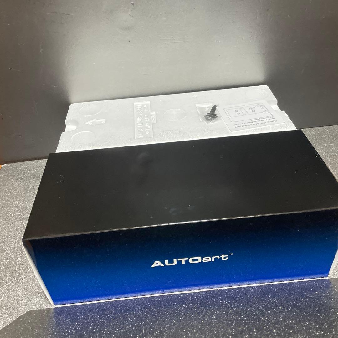 オートアート1/18 レクサスLS500h