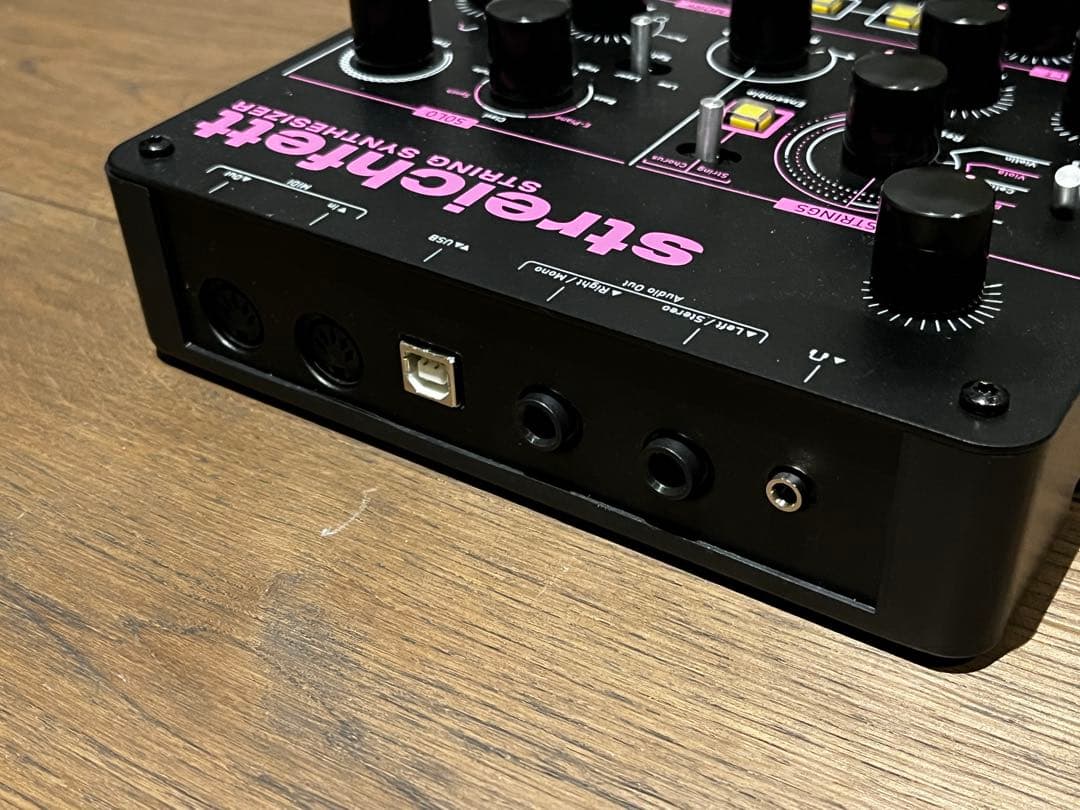 Waldorf Streichfett ストリングシンセサイザー