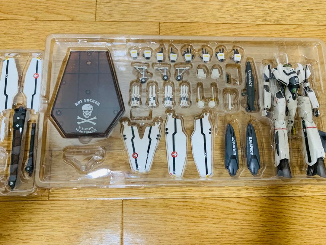 HI-L R VF-0S フェニックス（ロイ・フォッカー機）