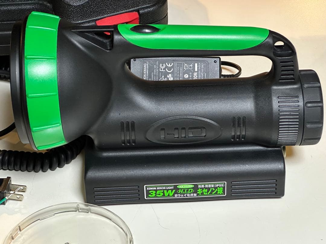 日動工業／キセノンHIDサーチライト／予備バッテリー付属　美品