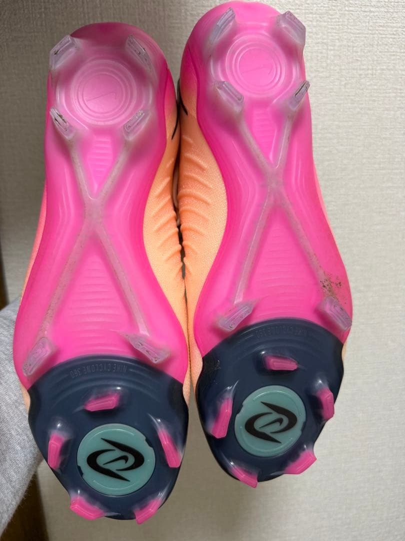 Nike サッカースパイク　ファントムGX2 FG