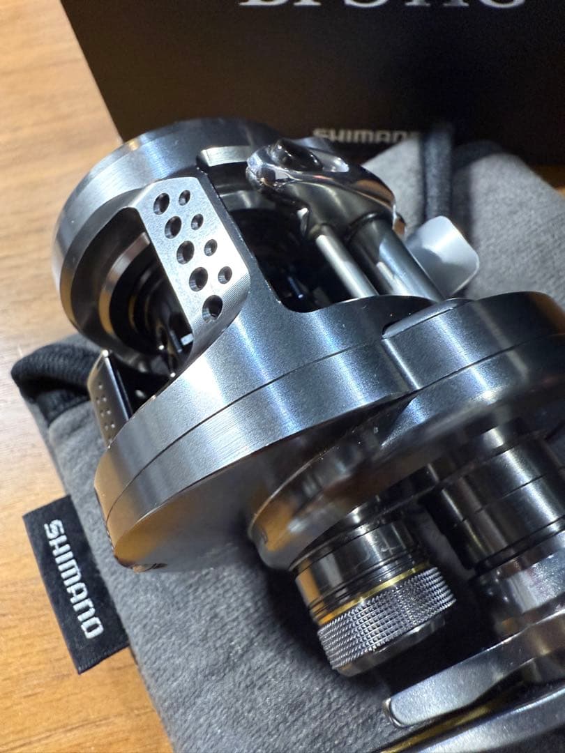 シマノカルカッタコンクエスト　17BFS HG 美品箱付き　中古