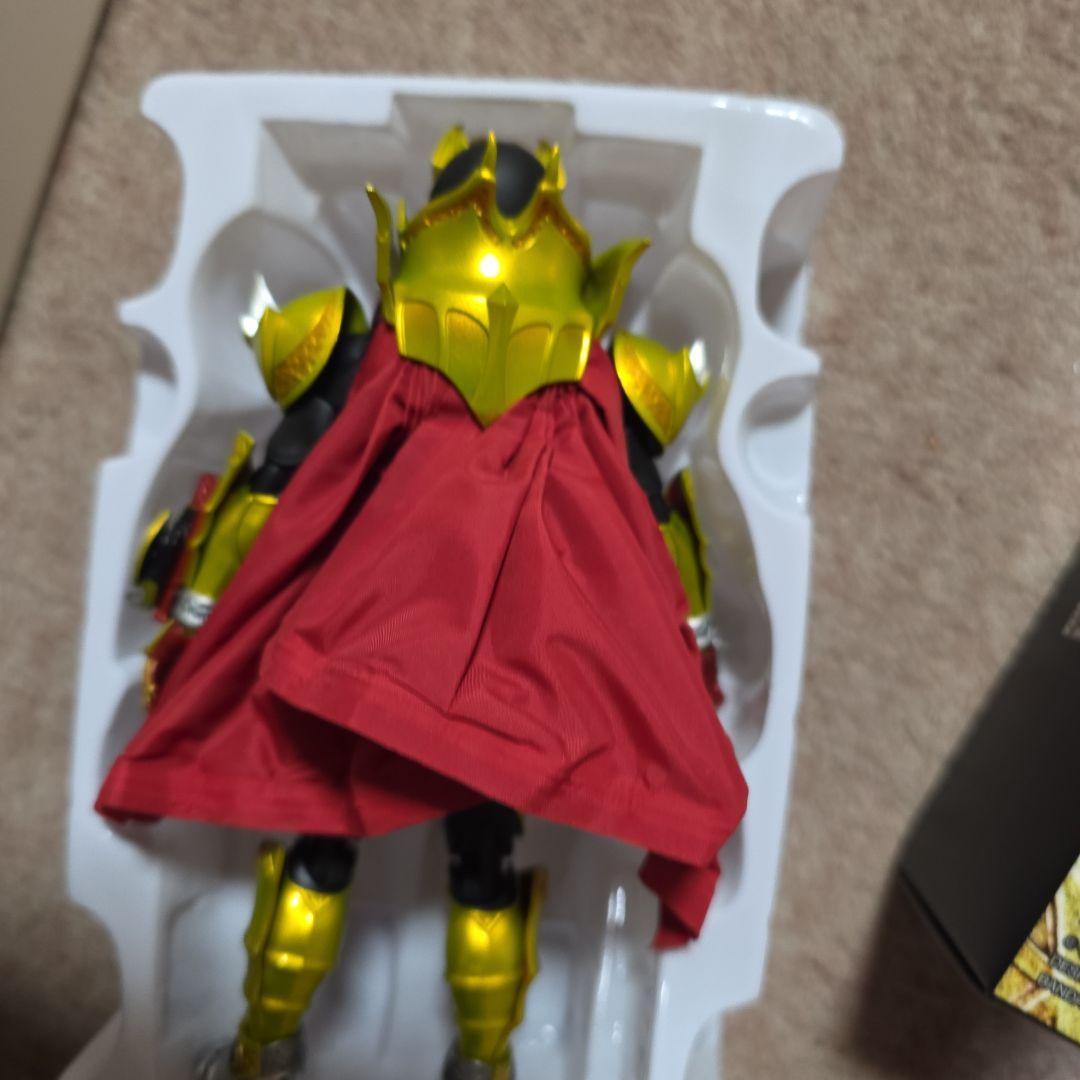 s.hフィギュアーツ　真骨彫製法仮面ライダーキバ　エンペラーフォーム