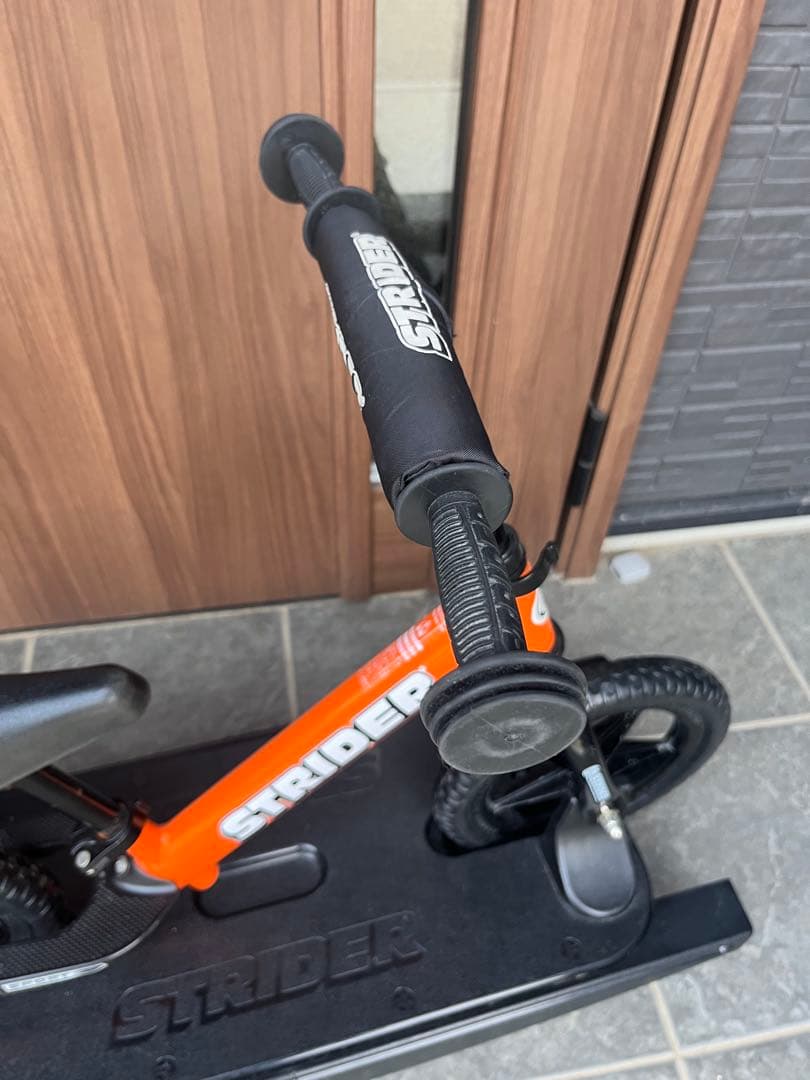 【美品】ストライダー STRIDER 12インチ オレンジ　ロッキングベース付