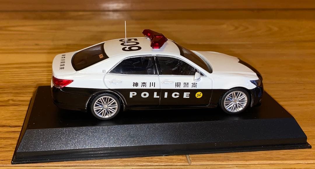 トヨタ CROWN アスリート 警察仕様 1/43
