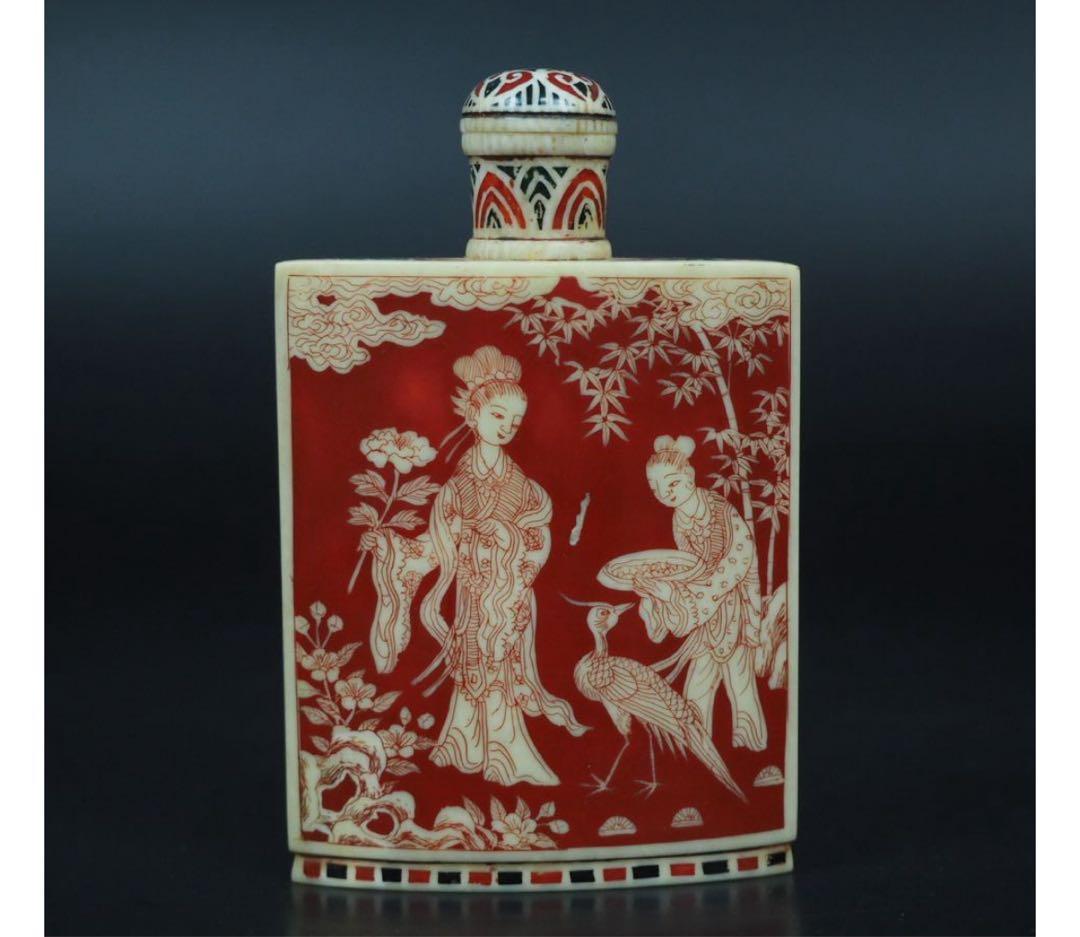 送料無料　『乾隆』款　細密彫　花鳥人物図鼻煙壺　72ｇ　中国古玩