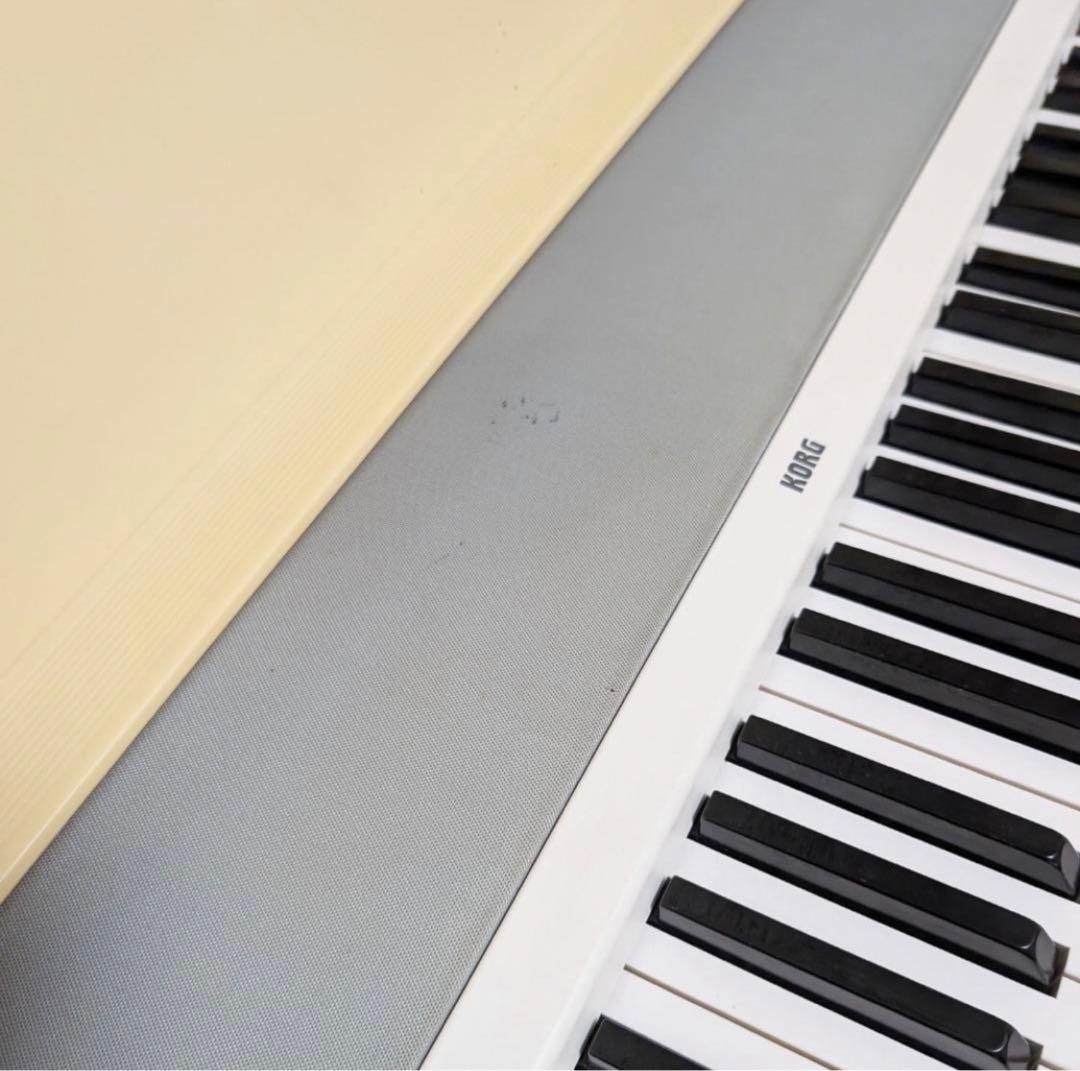 KORG B2 電子ピアノ [ダンパーペダル、譜面立て付き] ホワイト WH