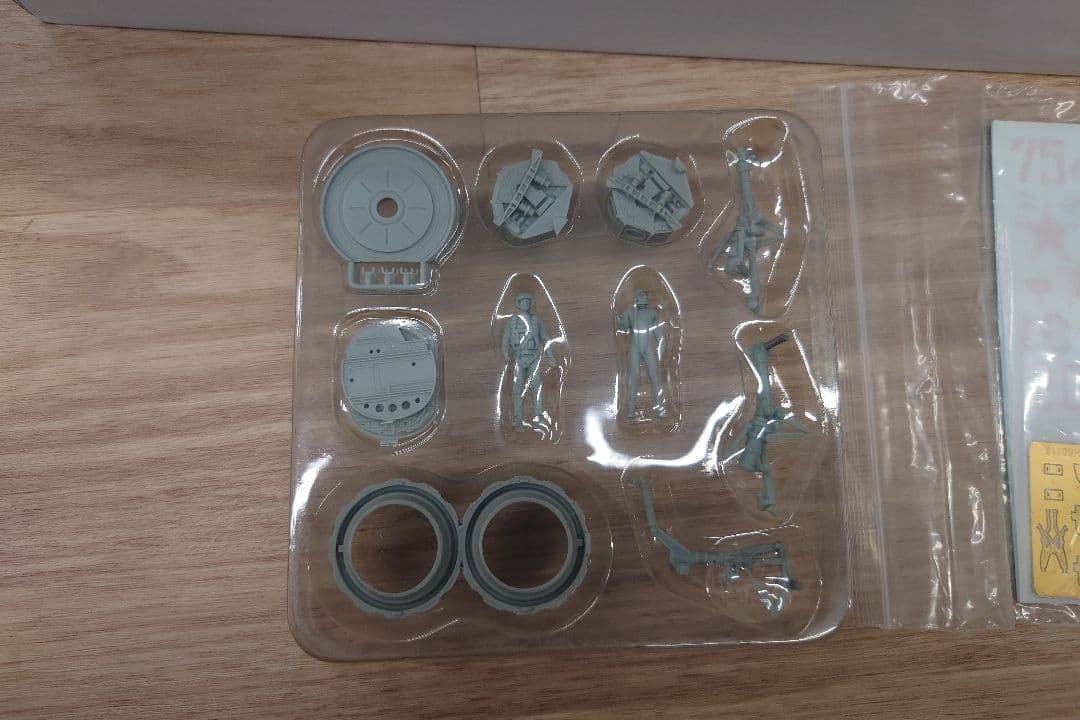 MiG-25 RB/RBT Foxbat 1/48 スケール