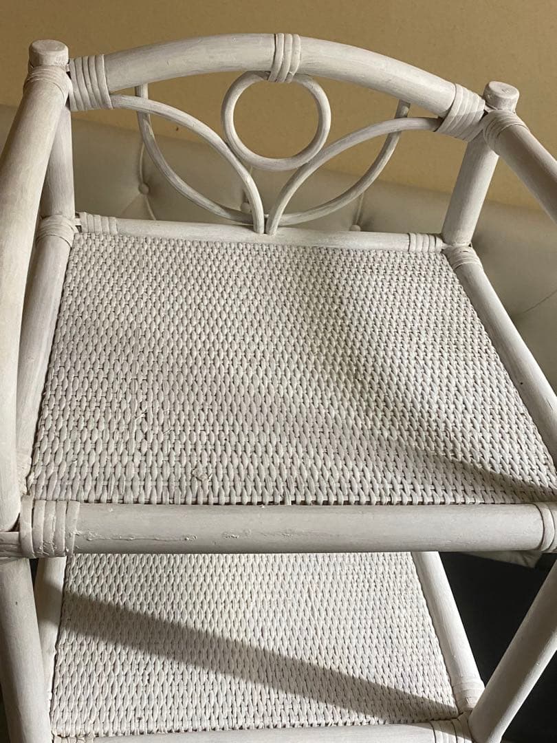 希少 デザイン♦️飾り棚付き コンパクト 収納♦️便利な３段引き出し♦️ホワイトラタン